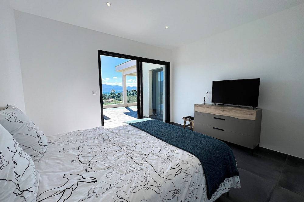 Panoramic villa with pool in Alata (Corsica), Ajaccio e dintorni