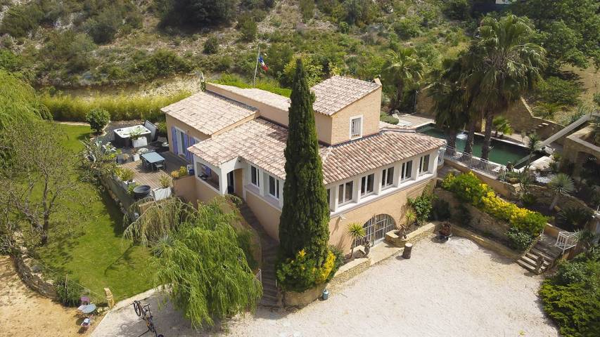 Location de vacances pour 12 personnes, avec terrasse et piscine à Aubagne - 4