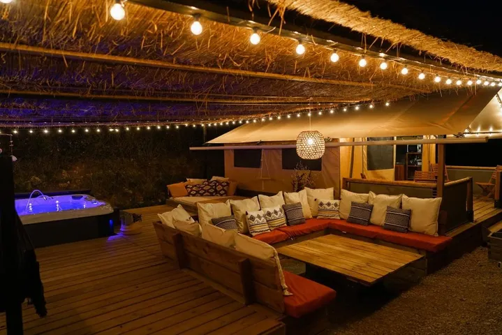 Albergue para 5 personas, con jardín y jacuzzi - 1