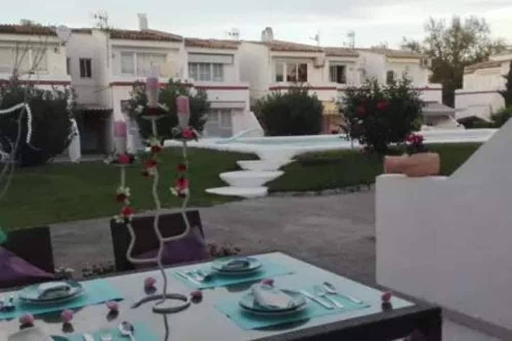 Entire apartment, Ground floor with garden and barbecue, 5 minutes from the beach in Alcúdia, North Majorca