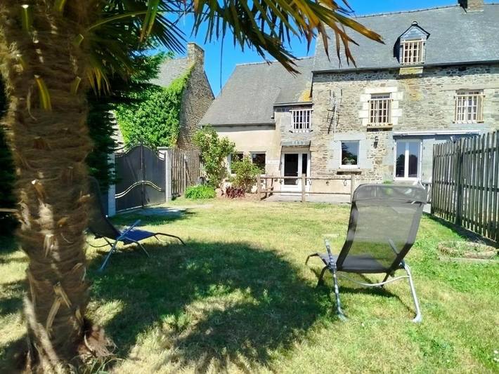 Location de vacances pour 6 personnes, avec jardin à Plesder