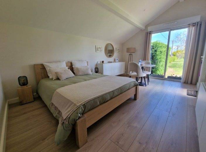 Cottage pour 2 personnes, avec jardin et piscine à Châteaumeillant