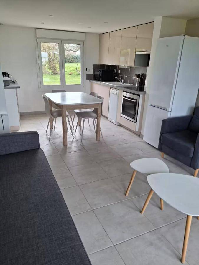Location de vacances pour 6 personnes, avec terrasse ainsi que vue et jardin, adapté aux familles à Saint-Laurent-sur-Mer - 3