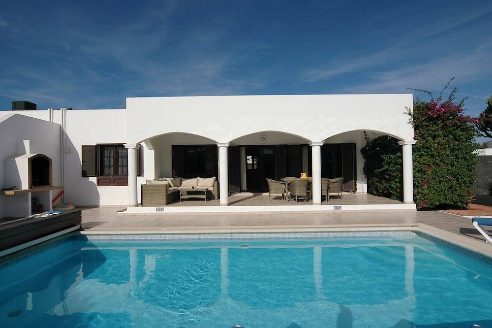 Luxuriöse Familienvilla mit eigenem beheizten Pool in Playa Blanca, Yaiza