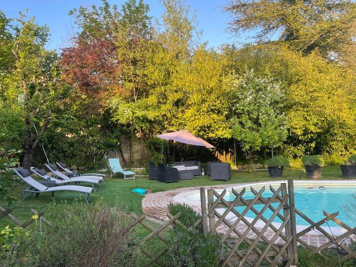 Location de vacances pour 8 personnes, avec jardin ainsi que piscine et sauna à Aulnay-la-Rivière - 2