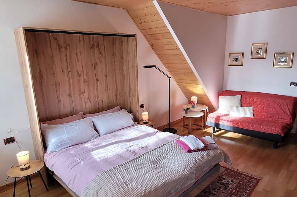 Ganze Wohnung, Maison Cavalese - Wild Forest - Tranquility at 2 steps from the center in Cavalese, Fleimstaler Alpen