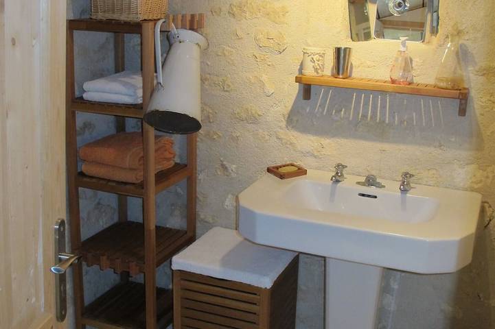 Location de vacances pour 4 personnes, avec jacuzzi et jardin à Gémozac - 3