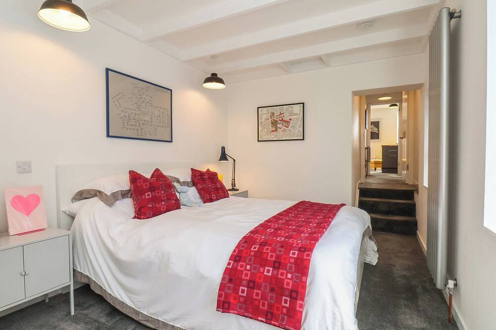 Nancy’S Blushes, pet friendly in Saltburn-By-The-Sea in Saltburn by the Sea, Redcar and Cleveland