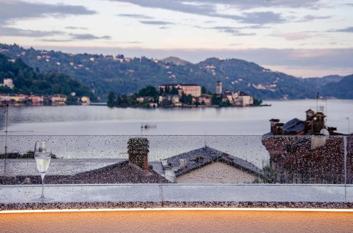 Vacation rental for 2 people, with Balcony and Terrace as well as Lake view and View in Comune di Pella
