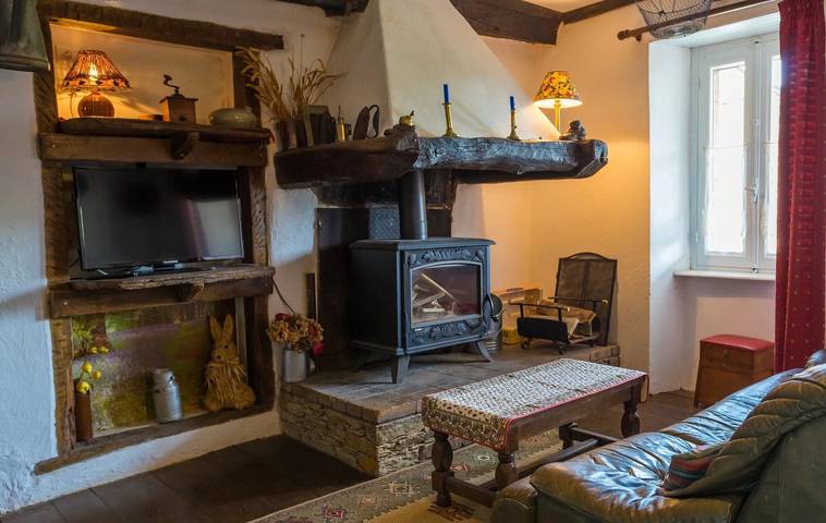 Casa de vacaciones 'Gîte Enzo' con terraza privada, jardín privado y balcón in Cabanes, Aveyron (desambiguación)