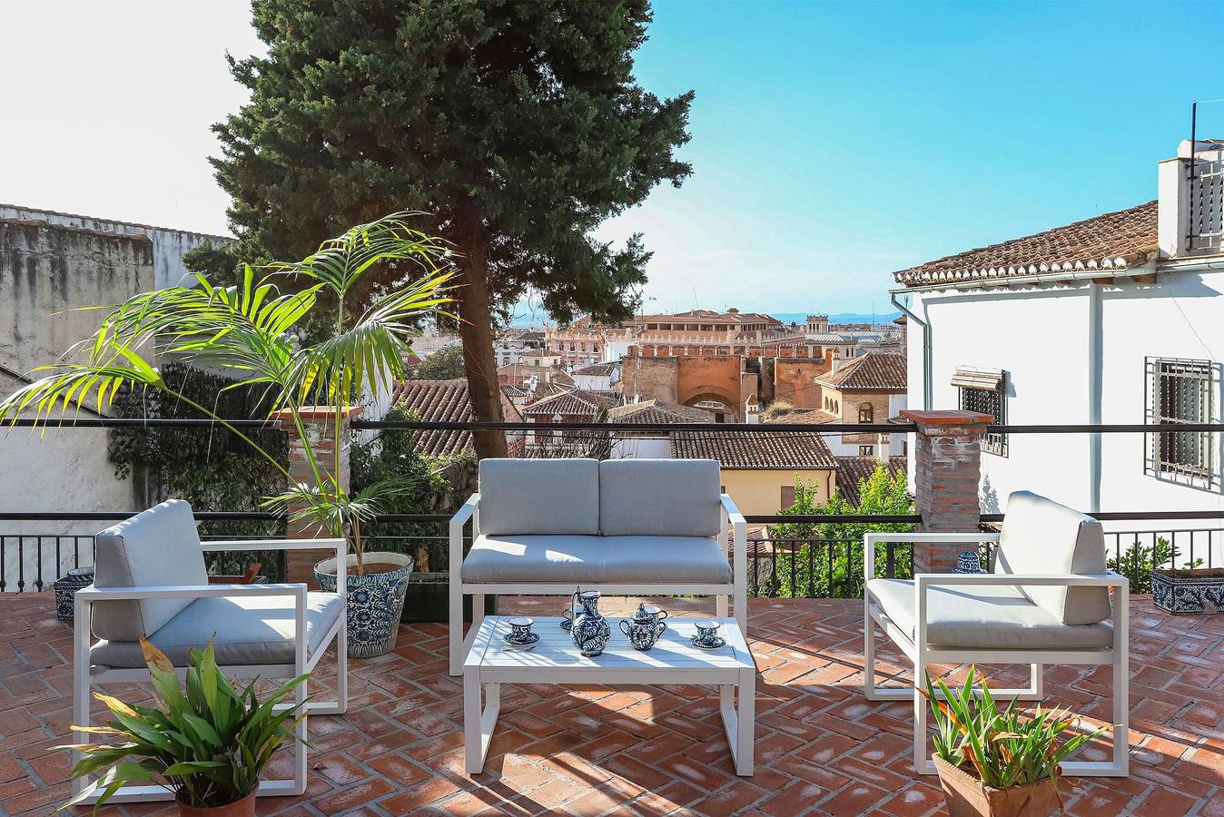 Entire apartment, Magnificent 4 Bd house with private pool. Carmen del Cipres. in Granada, Granada Province