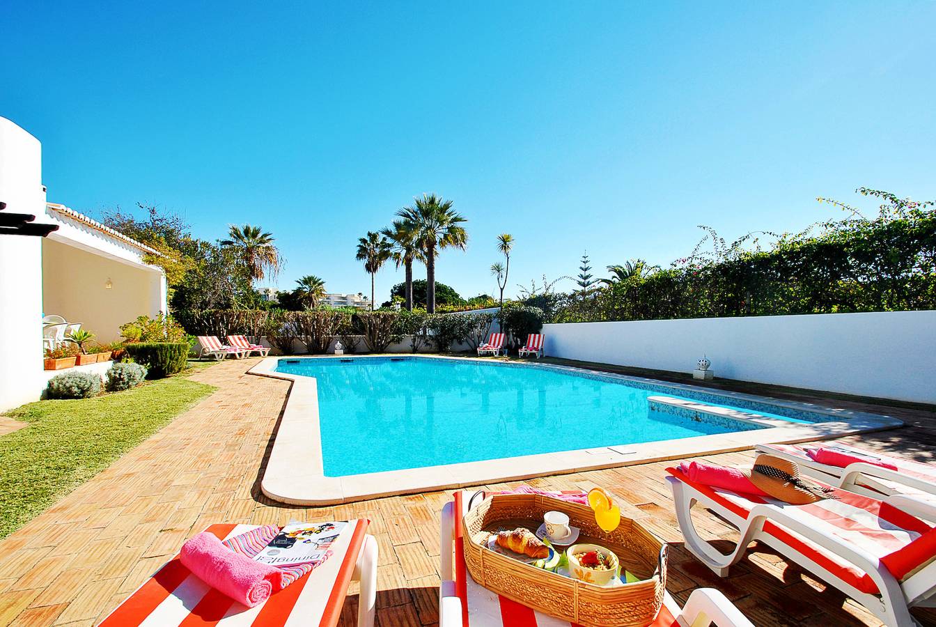 Villa Mauritius in Guia, Faro Distrikt