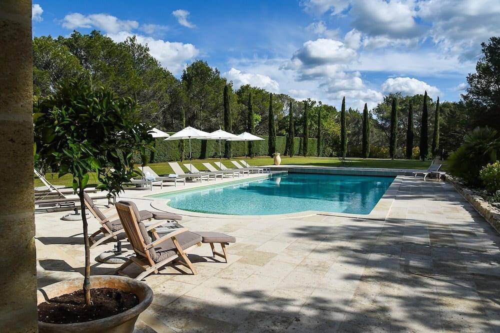 Charming Mas in Provence near Aix in Rognes, Aix-en-Provence region