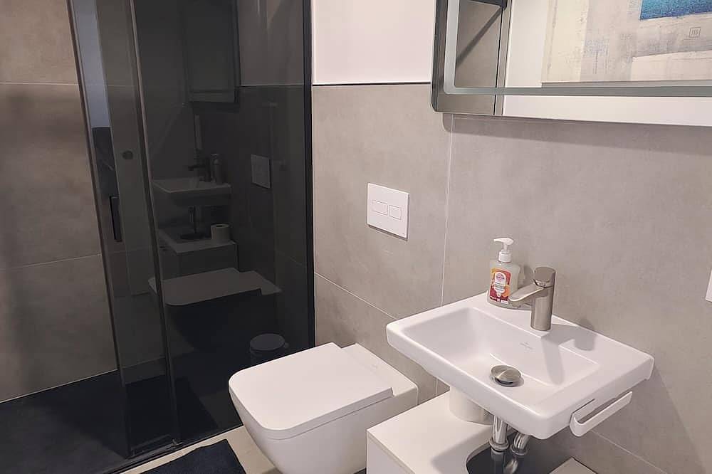 Ganze Wohnung, Gemütliche Ferienwohnung/Monteurzimmer mit eigenem Eingang & sehr gut angebunden in Löwenberger Land, Ruppiner Seenland