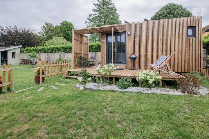 Gîte pour 2 personnes, avec Terrasse ainsi que Jardin et Piscine dans Lac du Bourget - 3