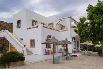 Gîte pour 6 personnes, avec balcon et jardin dans Myrtos