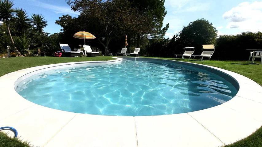 Chambre d’hôte pour 3 personnes, avec bassin pour enfant et piscine ainsi que jardin et vue à Bosa - 2