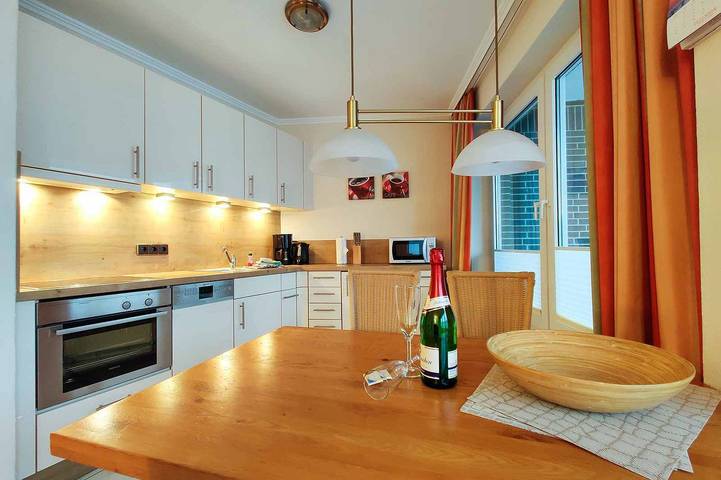 Ferienwohnung für 4 Personen, mit Sauna und Balkon in Duhnen - 2