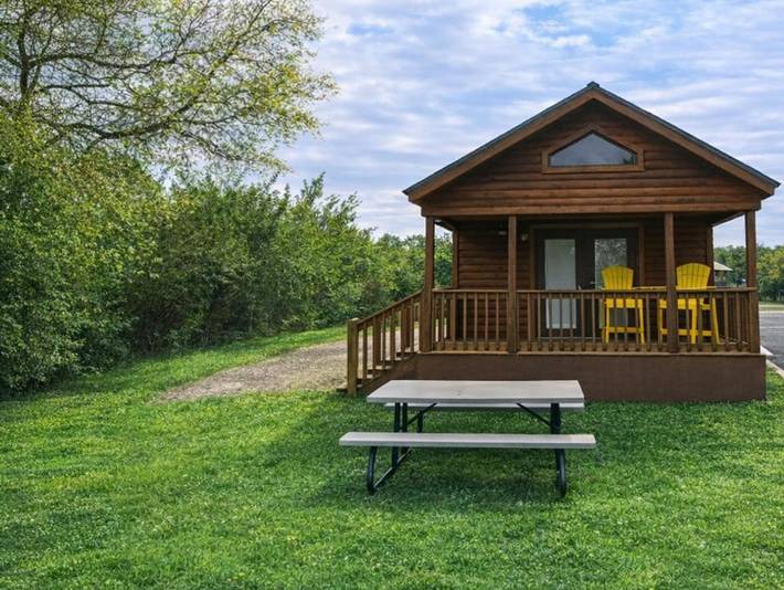 Camping para 3 personas, con jardín además de piscina y vistas - 1