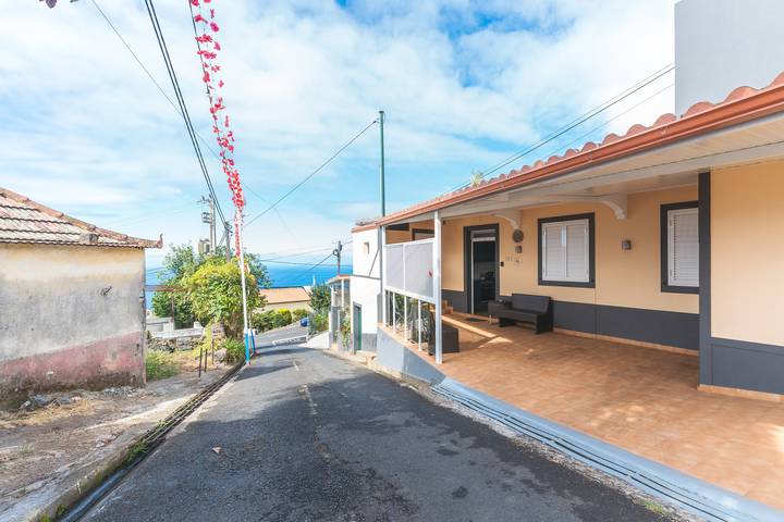 Ferienhaus für 5 Personen, mit Balkon und Terrasse