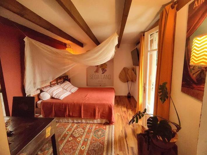 Gîte pour 4 personnes, avec jardin ainsi que piscine et terrasse dans Le Guillaume - 3