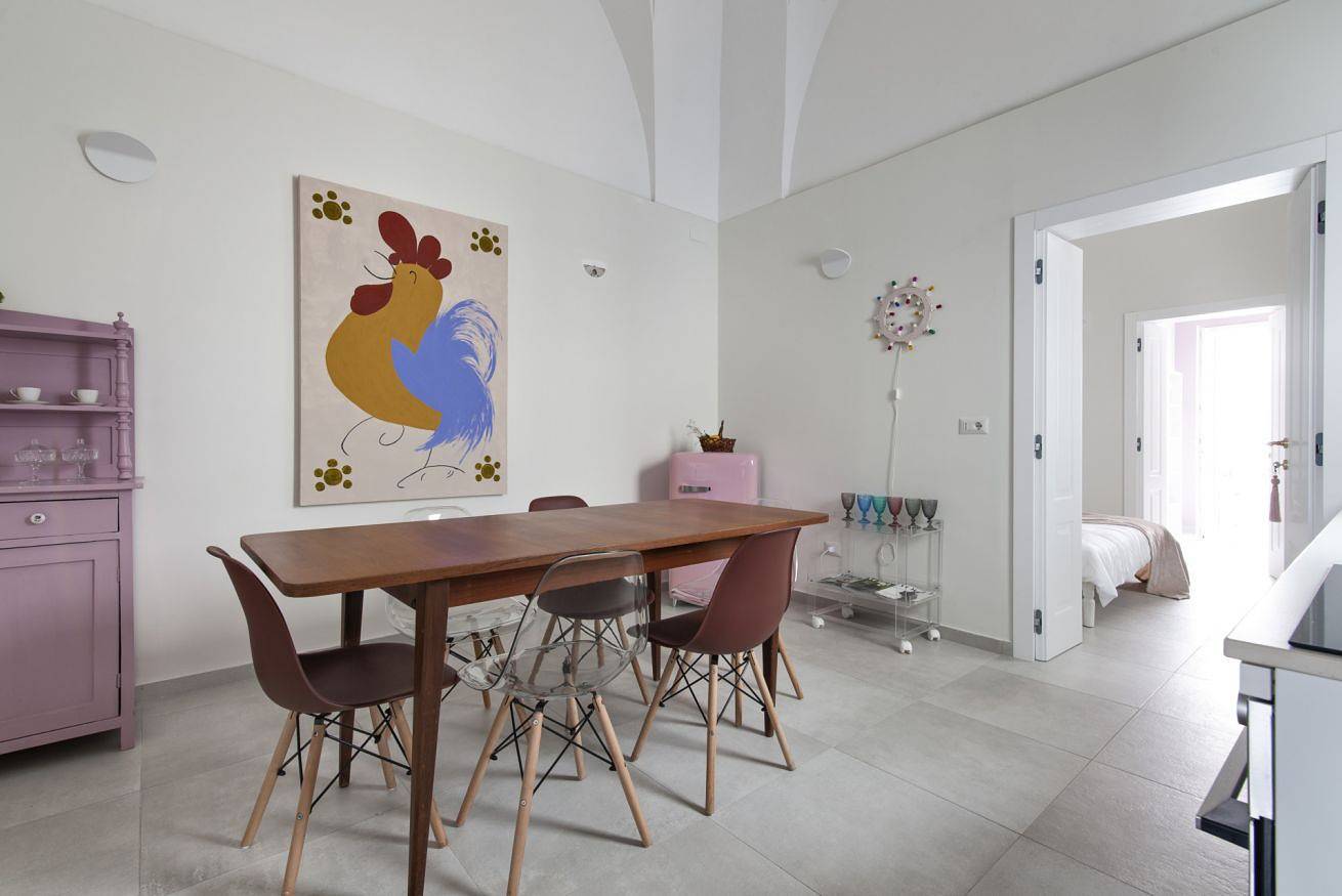 Entire apartment, Holiday apartment for 5 people with balcony/terrace in Lecce, Lecce Province