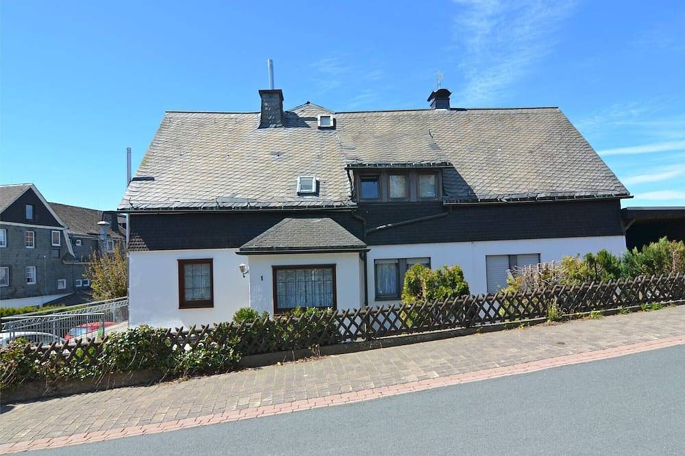 Vrijstaand vakantiehuis met Sauna, op hoogste punt Sauerland (50m van skiliften) in Altastenberg, Hochsauerlandkreis
