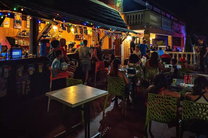 Camping für 4 Personen, mit Terrasse, mit Haustier in Hérault - 3