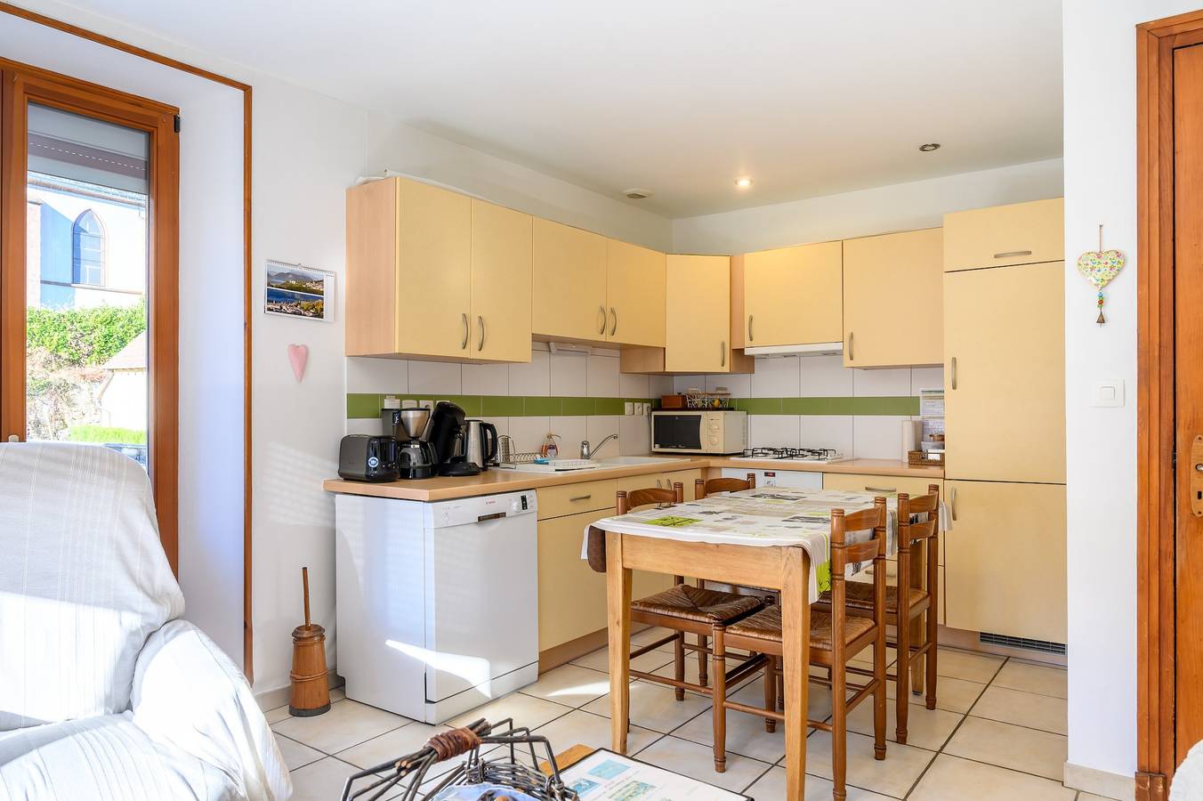 Ganze Wohnung, Apartment „Le Gîte À Mamie“ mit Bergblick, privater Terrasse und Wlan in Orbey, Regionaler Naturpark Belchen der Vogesen