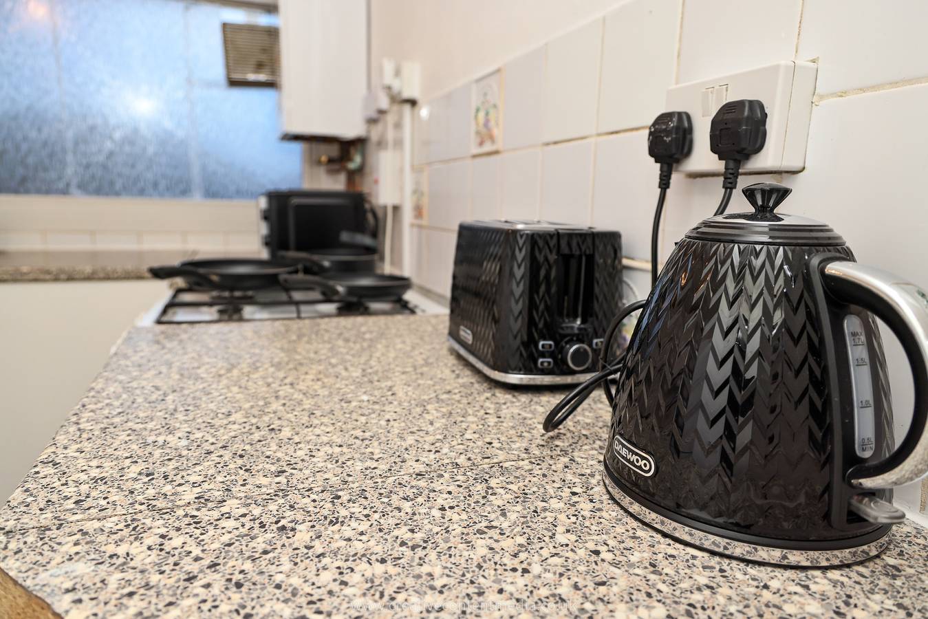Hel semesterlägenhet, Kingston Duplex Sleeps 8,Balcony, Parking & Wi-Fi in Kingston upon Thames, London