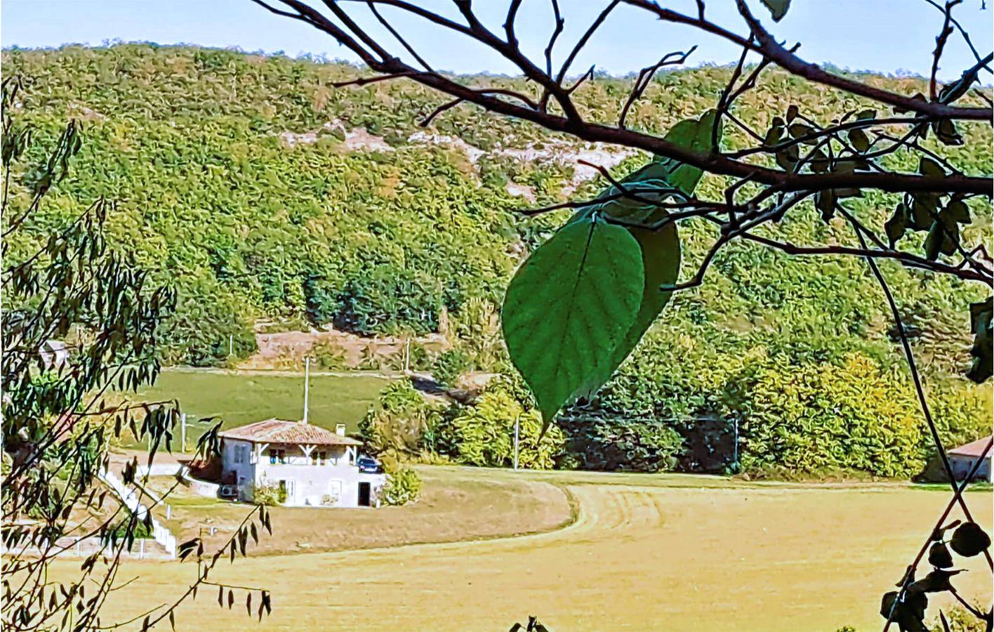 Appartement confortable de 185 m² avec piscine, parking et Internet - Anthé 1,5 km in Anthé, Région de Villeneuve-sur-Lot