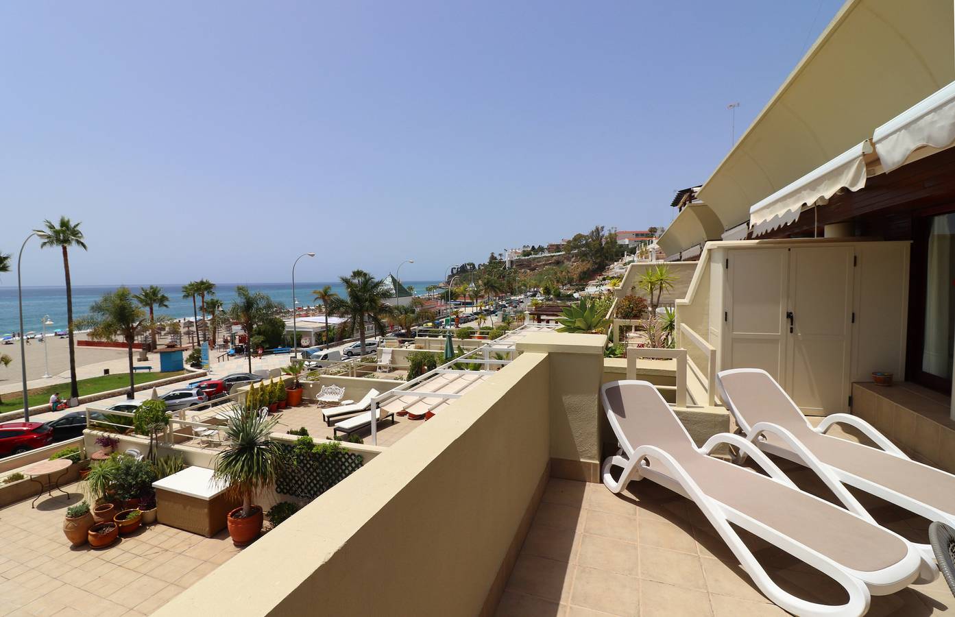 Hel lägenhet, Lägenhet för 4 Personer med balkong in Playa de Burriana, Nerja