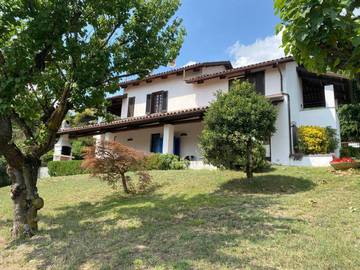 Gîte pour 5 personnes, avec vue et jardin, animaux acceptés à Nizza Monferrato