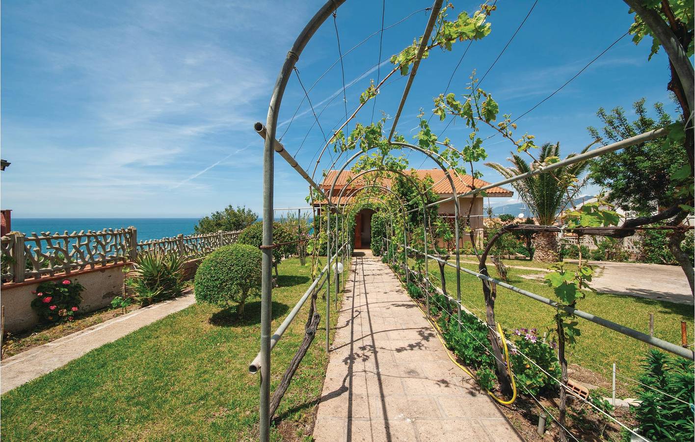 Ganze Ferienwohnung, Appartement mit Meerblick - nur wenige Schritte zum Strand in Porto Alabe, Tresnuraghes