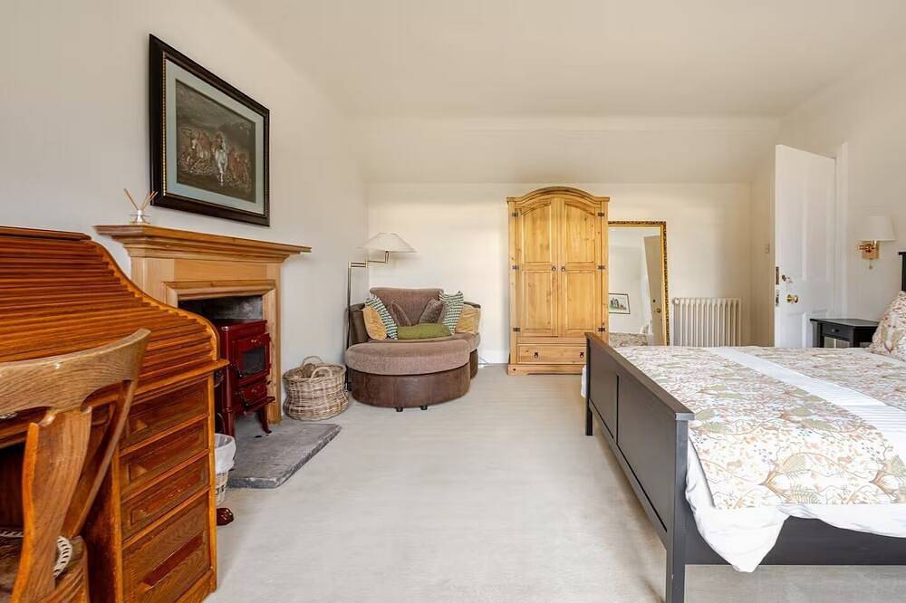 Historic Mansion 3 Rooms by Loch Leven. Peaceful, Elegant & 40 mins to Edinburgh in Perthshire