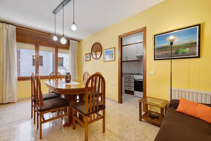 Hel lejlighed, Apartment 'Can Molone' with Wi-Fi in Cornudella de Montsant, Montsant DO