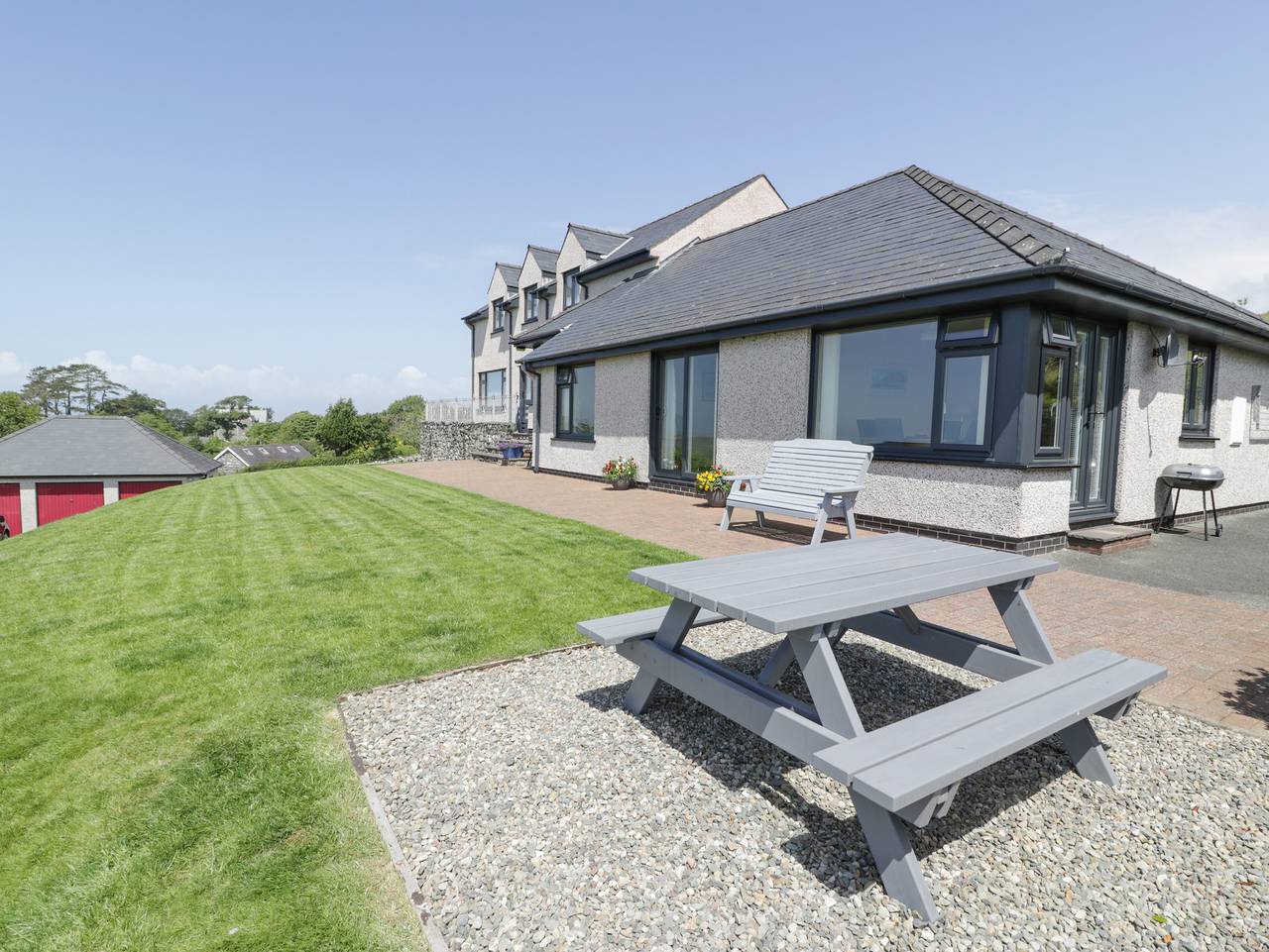 Bryn Coch Bach in Dyffryn Ardudwy, Snowdonia