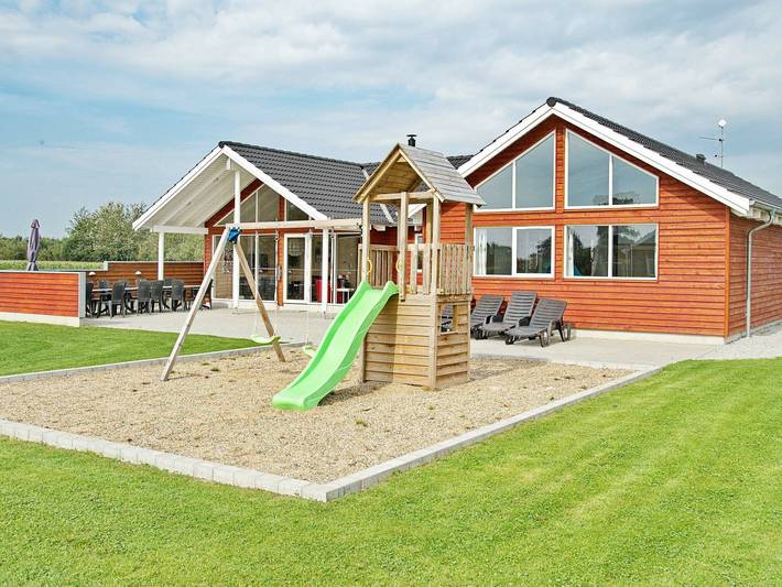 Ferienhaus für 16 Personen, mit Pool und Terrasse sowie Sauna und Garten, mit Haustier in Købingsmark Strand