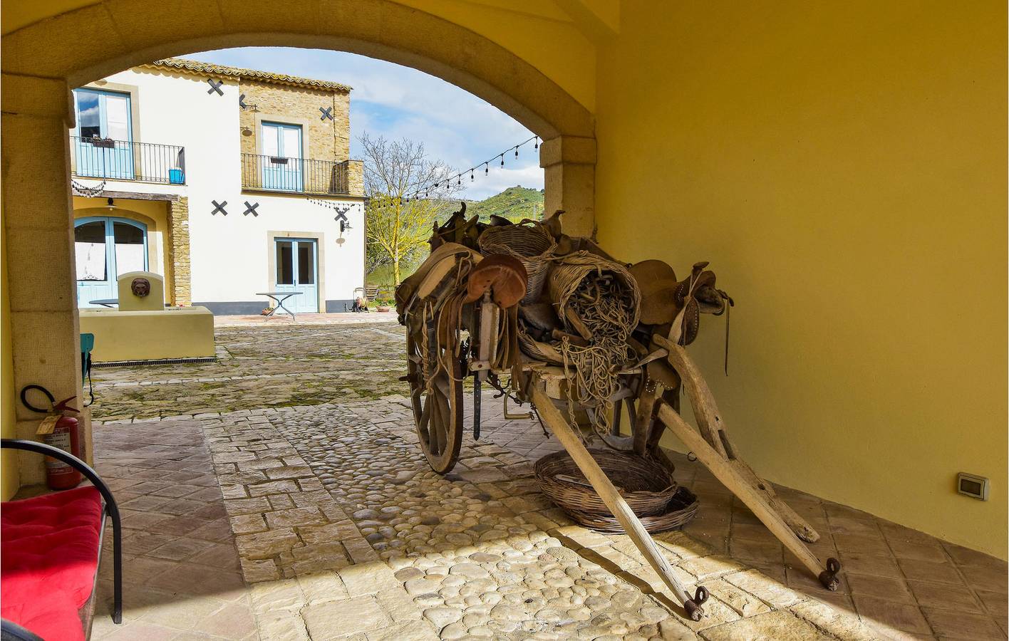 Junto a la piscina 1BR Apt w / congelador e Internet in Caltagirone region, Provincia de Catania