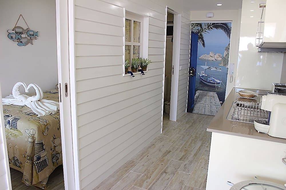 Apartamento inteiro, Lingon Gold Apartment, Ac, Wifi, Balcony in Praia da Califórnia, Sesimbra