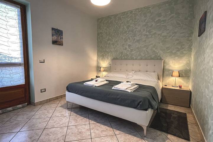 Apartamento entero, Monet - Spacious Apartment with a Garden in La Morra in La Morra (Italia), Langhe