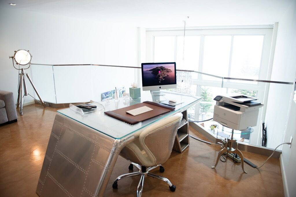 Ganze Wohnung, Sumptuous Beachfront Miami Beach Suite (2070 sq. Ft. / 192 m2) in Atlantic Heights, Miami Beach