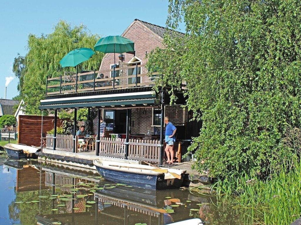 'Atelier am Wasser' in Broek op Langedijk, Niederländische Nordsee