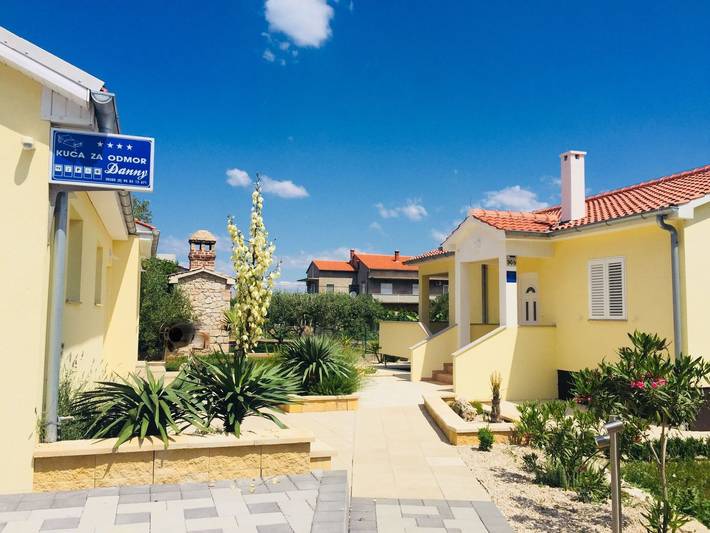 Ferienhaus für 5 Personen, mit Terrasse und Garten in Kroatien - 2
