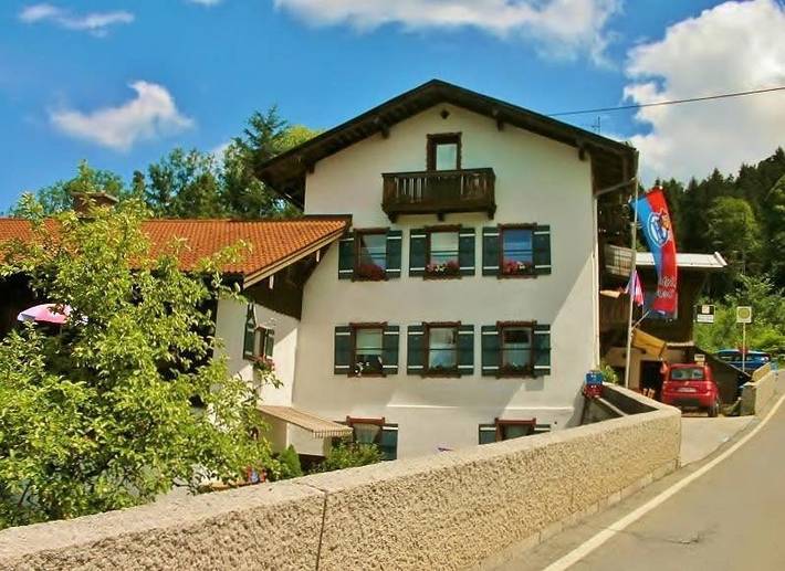 BnB für 4 Personen, mit Balkon und Garten sowie Ausblick in Berchtesgaden