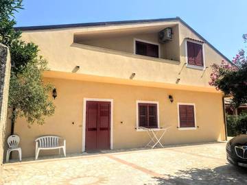 Gîte pour 8 personnes, avec jardin et terrasse dans Marina di Davoli