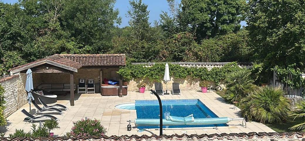 Chambre d’hôte pour 2 personnes, avec vue ainsi que jardin et piscine