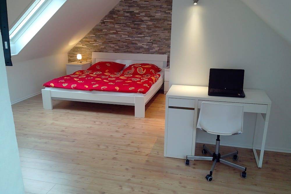 Entire apartment, In a good location to Dusseldorf and Cologne and the Jever Skihalle Neuss in Grevenbroich, Lower Rhine