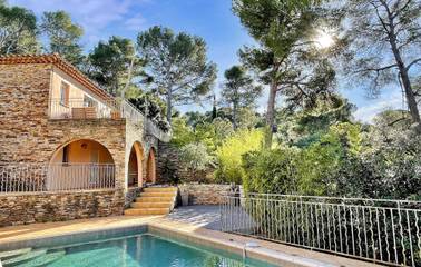 Holiday Rental for 10 People in Cap Bénat, Bormes-les-Mimosas, Photo 1