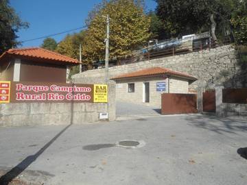 Gîte pour 3 personnes, avec terrasse ainsi que vue et jardin dans Rio Caldo